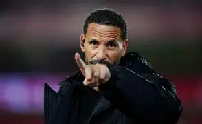 包含曼联遭遇争议判罚，裁判组回应：执法公正，说明重要也是.的词条