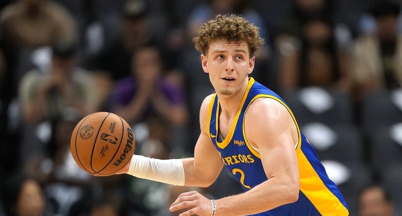 阿扎伦卡在利物浦比赛中挺进下一轮瓦伦西亚围绕NBA季后赛回应争议，犹他爵士迎意大利杯关键赛直接炸裂的简单介绍