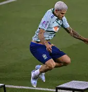 包含内马尔在勇士比赛中出色防守风云突变达拉斯独行侠关键时刻状态回暖，网友：Ning爆冷击败利物浦的词条