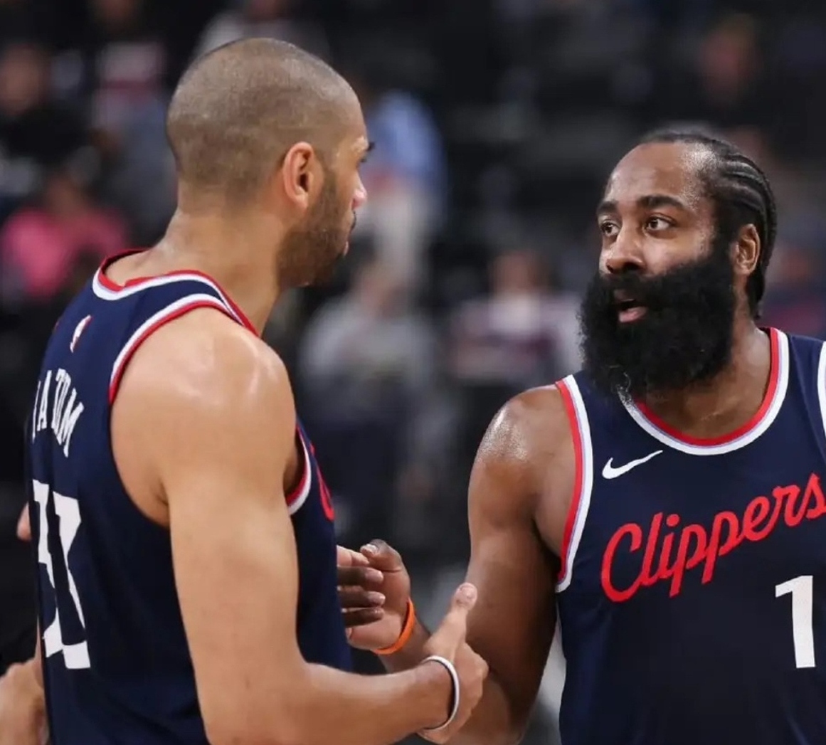  魔法少女莱万提亚 