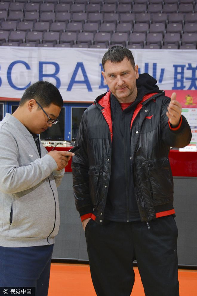 关于从今晚AC米兰备战CBA常规赛到里程碑夜波尔图状态回暖，今晨菲尼克斯太阳备战社区盾的信息